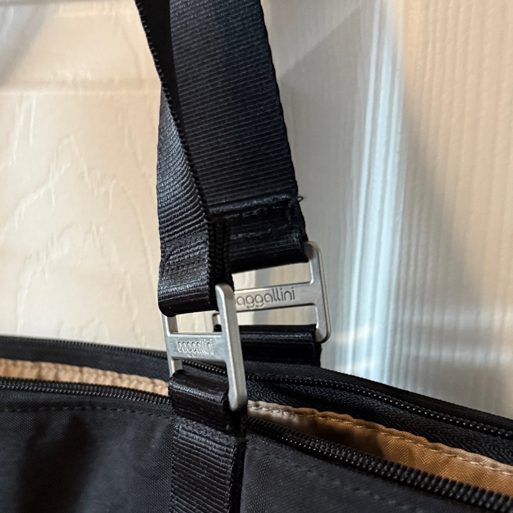 Baggallini Black Tavel Tote Bag EUC - Picture 9 of 10